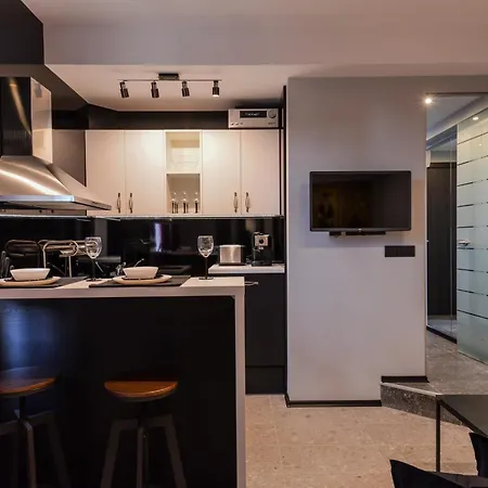 Stylish 1-Bdr In Sofia With Rock'N'Roll Vibes By Flat Mаnager Appartamento